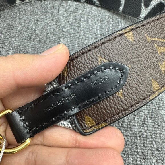 Louis Vuitton Leather Shoulder Strap 350-032725 - Picture 6 of 7